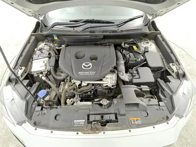 マツダ ＣＸ－３ XD 千葉県 2017(平29)年 8.8万km セラミックM 純正7型SDナビ/（AM＆FM＆CD＆DVD＆Bluetooth＆フルセグTV）/レーダークルーズコントロール/アクティブシティブレーキシステム/ブラインドスポットモニター/車線逸脱警報システム/バックカメラ/パドルシフト/ETC/アイドリングストップ/ヘッドアップディスプレイ/電動格納サイドミラー/LEDヘッドライト（オートライト付き）/ステアリングスイッチ/USBポート/12Vシガーソケット/ISOFIX/運転席シートリフター/オートエアコン/ウィンカーミラー/プッシュスタート