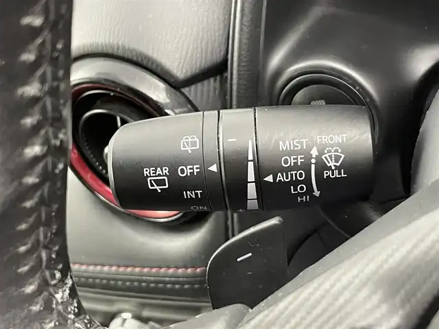 マツダ ＣＸ－３ XD 千葉県 2017(平29)年 8.8万km セラミックM 純正7型SDナビ/（AM＆FM＆CD＆DVD＆Bluetooth＆フルセグTV）/レーダークルーズコントロール/アクティブシティブレーキシステム/ブラインドスポットモニター/車線逸脱警報システム/バックカメラ/パドルシフト/ETC/アイドリングストップ/ヘッドアップディスプレイ/電動格納サイドミラー/LEDヘッドライト（オートライト付き）/ステアリングスイッチ/USBポート/12Vシガーソケット/ISOFIX/運転席シートリフター/オートエアコン/ウィンカーミラー/プッシュスタート