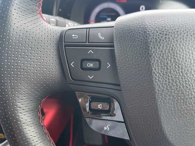 トヨタ クラウン スポーツ RS 三重県 2024(令6)年 1.8万km パールⅡ メーカーオプション/・パノラマルーフ/・バイトーン/セーフティセンス/・プリクラッシュセーフティ/・緊急時操舵支援/・フロントクロストラフィックアラート/・レーンチェンジアシスト/・レーントレーシングアシスト/・レーンディパーチャーアラート/・レーダークルーズコントロール/・アダプティブハイビームアシスト/・ロードサインアシスト/・ドライバー異常時対応システム/・プロアクティブドライビングアシスト/・発進遅れ告知機能/トヨタチームメイト/パーキングサポートブレーキ/ブラインドスポットモニター/1オーナー/モデリスタエアロ/純正12.3型ディスプレイオーディオプラス/【ナビ/フルセグTV/BT/USB/Miracast】/パノラミックビューモニター/ビルトインETC2.0/前後ドライブレコーダー/デジタルインナーミラー/カラーヘッドアップディスプレイ/おくだけ充電/パワーバックドア/レザーシート/D/N席パワーシート/D/N席シートベンチレーション/全席シートヒーター/ステアリングヒーター/オートライト/LEDヘッドランプ/235/45R21インチ純正AW/純正フロアマット