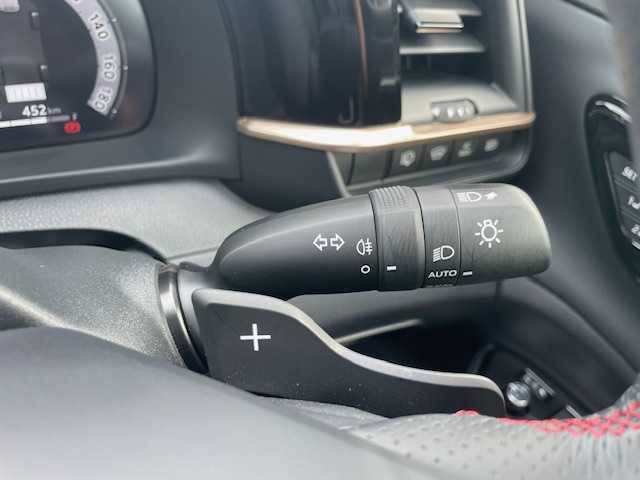 トヨタ クラウン スポーツ RS 三重県 2024(令6)年 1.8万km パールⅡ メーカーオプション/・パノラマルーフ/・バイトーン/セーフティセンス/・プリクラッシュセーフティ/・緊急時操舵支援/・フロントクロストラフィックアラート/・レーンチェンジアシスト/・レーントレーシングアシスト/・レーンディパーチャーアラート/・レーダークルーズコントロール/・アダプティブハイビームアシスト/・ロードサインアシスト/・ドライバー異常時対応システム/・プロアクティブドライビングアシスト/・発進遅れ告知機能/トヨタチームメイト/パーキングサポートブレーキ/ブラインドスポットモニター/1オーナー/モデリスタエアロ/純正12.3型ディスプレイオーディオプラス/【ナビ/フルセグTV/BT/USB/Miracast】/パノラミックビューモニター/ビルトインETC2.0/前後ドライブレコーダー/デジタルインナーミラー/カラーヘッドアップディスプレイ/おくだけ充電/パワーバックドア/レザーシート/D/N席パワーシート/D/N席シートベンチレーション/全席シートヒーター/ステアリングヒーター/オートライト/LEDヘッドランプ/235/45R21インチ純正AW/純正フロアマット