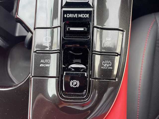 トヨタ クラウン スポーツ RS 三重県 2024(令6)年 1.8万km パールⅡ メーカーオプション/・パノラマルーフ/・バイトーン/セーフティセンス/・プリクラッシュセーフティ/・緊急時操舵支援/・フロントクロストラフィックアラート/・レーンチェンジアシスト/・レーントレーシングアシスト/・レーンディパーチャーアラート/・レーダークルーズコントロール/・アダプティブハイビームアシスト/・ロードサインアシスト/・ドライバー異常時対応システム/・プロアクティブドライビングアシスト/・発進遅れ告知機能/トヨタチームメイト/パーキングサポートブレーキ/ブラインドスポットモニター/1オーナー/モデリスタエアロ/純正12.3型ディスプレイオーディオプラス/【ナビ/フルセグTV/BT/USB/Miracast】/パノラミックビューモニター/ビルトインETC2.0/前後ドライブレコーダー/デジタルインナーミラー/カラーヘッドアップディスプレイ/おくだけ充電/パワーバックドア/レザーシート/D/N席パワーシート/D/N席シートベンチレーション/全席シートヒーター/ステアリングヒーター/オートライト/LEDヘッドランプ/235/45R21インチ純正AW/純正フロアマット