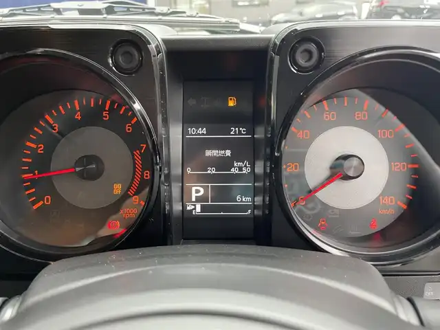 スズキ ジムニー XC 滋賀県 2025(令7)年 0.1千km ミディアムグレー 登録済未使用車/クルーズコントロール/コーナーセンサー/ステアリングスイッチ/シートヒーター/電動格納ミラー/オートライト/オートハイビーム/純正16インチアルミホイール/プッシュスタート/スペアキー