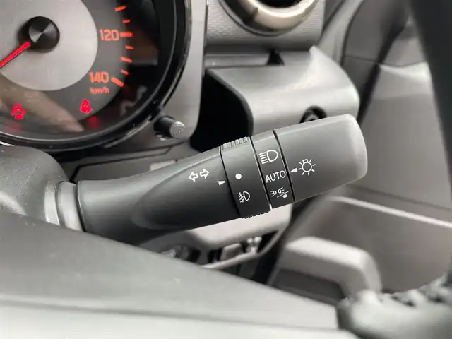 スズキ ジムニー XC 滋賀県 2025(令7)年 0.1千km ミディアムグレー 登録済未使用車/クルーズコントロール/コーナーセンサー/ステアリングスイッチ/シートヒーター/電動格納ミラー/オートライト/オートハイビーム/純正16インチアルミホイール/プッシュスタート/スペアキー