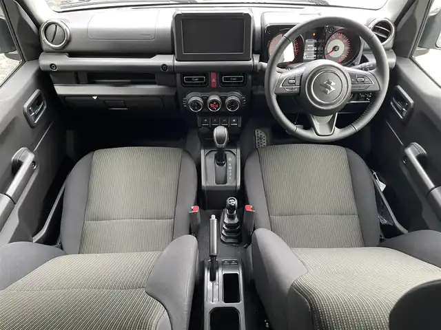 スズキ ジムニー XC 滋賀県 2025(令7)年 0.1千km ミディアムグレー 登録済未使用車/クルーズコントロール/コーナーセンサー/ステアリングスイッチ/シートヒーター/電動格納ミラー/オートライト/オートハイビーム/純正16インチアルミホイール/プッシュスタート/スペアキー