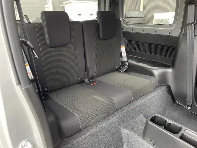 スズキ ジムニー XC 滋賀県 2025(令7)年 0.1千km ミディアムグレー 登録済未使用車/クルーズコントロール/コーナーセンサー/ステアリングスイッチ/シートヒーター/電動格納ミラー/オートライト/オートハイビーム/純正16インチアルミホイール/プッシュスタート/スペアキー