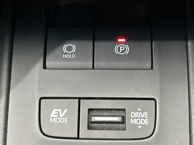 トヨタ ハリアー ハイブリッド Z 鹿児島県 2023(令5)年 2.7万km プラチナホワイトパールマイカ 禁煙車/12.3インチディスプレイオーディオ/（BT/フルセグTV/Carplay)/アラウンドビューカメラ/JBLプレミアムサウンドシステム/デジタルインナーミラー/D席パワーシート/パワーバックドア/アダプティブクルーズコントロール/レーントレーシングアシスト/ロードサインアシスト/トヨタセーフティセンス/・衝突回避支援パッケージ/・ブラインドスポットミニター/・パーキングサポートブレーキ/LEDヘッドライト/LEDフォグランプ/純正フロアマット/純正19インチアルミホイール