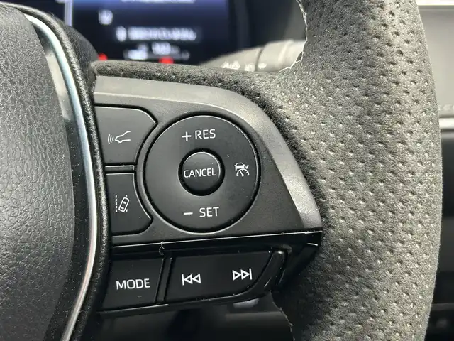 トヨタ ハリアー ハイブリッド Z 鹿児島県 2023(令5)年 2.7万km プラチナホワイトパールマイカ 禁煙車/12.3インチディスプレイオーディオ/（BT/フルセグTV/Carplay)/アラウンドビューカメラ/JBLプレミアムサウンドシステム/デジタルインナーミラー/D席パワーシート/パワーバックドア/アダプティブクルーズコントロール/レーントレーシングアシスト/ロードサインアシスト/トヨタセーフティセンス/・衝突回避支援パッケージ/・ブラインドスポットミニター/・パーキングサポートブレーキ/LEDヘッドライト/LEDフォグランプ/純正フロアマット/純正19インチアルミホイール