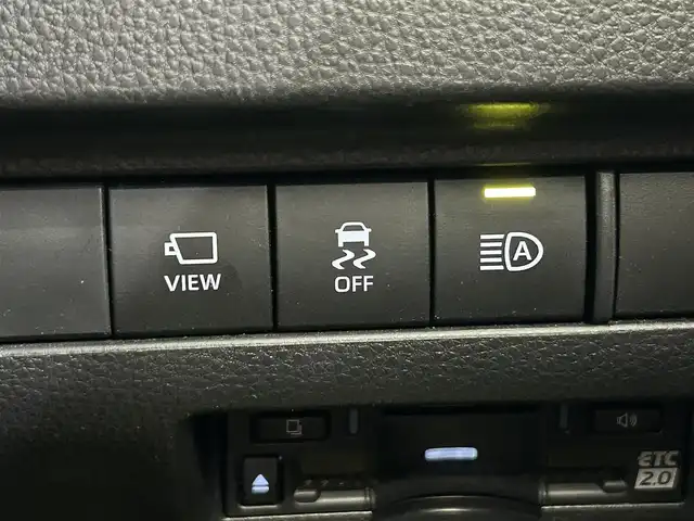 トヨタ ハリアー ハイブリッド Z 鹿児島県 2023(令5)年 2.7万km プラチナホワイトパールマイカ 禁煙車/12.3インチディスプレイオーディオ/（BT/フルセグTV/Carplay)/アラウンドビューカメラ/JBLプレミアムサウンドシステム/デジタルインナーミラー/D席パワーシート/パワーバックドア/アダプティブクルーズコントロール/レーントレーシングアシスト/ロードサインアシスト/トヨタセーフティセンス/・衝突回避支援パッケージ/・ブラインドスポットミニター/・パーキングサポートブレーキ/LEDヘッドライト/LEDフォグランプ/純正フロアマット/純正19インチアルミホイール