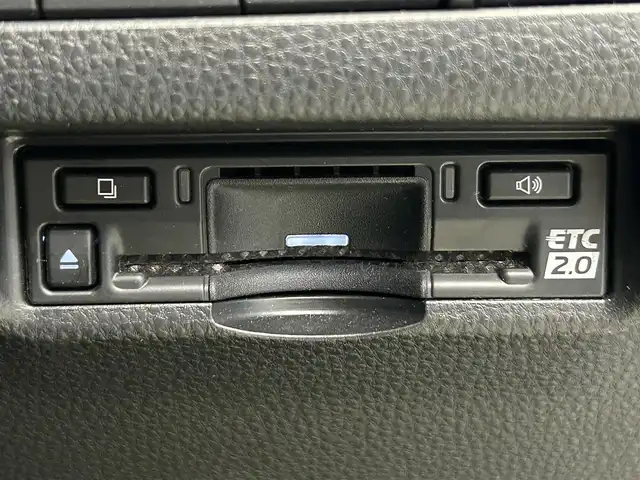 トヨタ ハリアー ハイブリッド Z 鹿児島県 2023(令5)年 2.7万km プラチナホワイトパールマイカ 禁煙車/12.3インチディスプレイオーディオ/（BT/フルセグTV/Carplay)/アラウンドビューカメラ/JBLプレミアムサウンドシステム/デジタルインナーミラー/D席パワーシート/パワーバックドア/アダプティブクルーズコントロール/レーントレーシングアシスト/ロードサインアシスト/トヨタセーフティセンス/・衝突回避支援パッケージ/・ブラインドスポットミニター/・パーキングサポートブレーキ/LEDヘッドライト/LEDフォグランプ/純正フロアマット/純正19インチアルミホイール