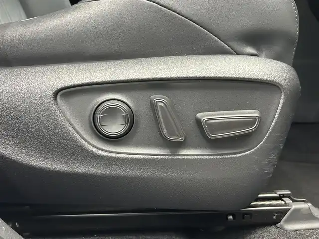 トヨタ ハリアー ハイブリッド Z 鹿児島県 2023(令5)年 2.7万km プラチナホワイトパールマイカ 禁煙車/12.3インチディスプレイオーディオ/（BT/フルセグTV/Carplay)/アラウンドビューカメラ/JBLプレミアムサウンドシステム/デジタルインナーミラー/D席パワーシート/パワーバックドア/アダプティブクルーズコントロール/レーントレーシングアシスト/ロードサインアシスト/トヨタセーフティセンス/・衝突回避支援パッケージ/・ブラインドスポットミニター/・パーキングサポートブレーキ/LEDヘッドライト/LEDフォグランプ/純正フロアマット/純正19インチアルミホイール