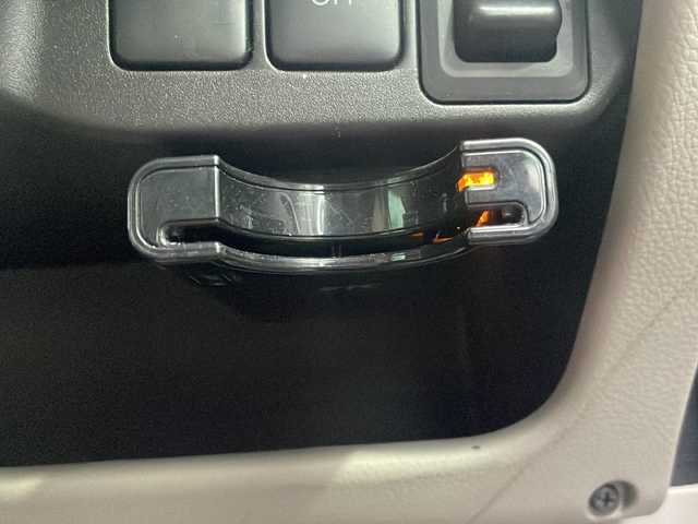 三菱 ｅＫワゴン M 福島県 2016(平28)年 8.2万km レッドメタリック オーディオ/・BT/USB/AUX/CD/FM/AM/ETC/デジタルインナーミラー/・ミラー式ドライブレコーダー/ベンチシート/・D席シートヒーター/・フルフラットシート/アイドリングストップ/電動格納ミラー/ハロゲンヘッドライト/・ヘッドライトレベライザー/ドアバイザー