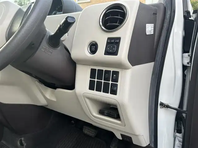 トヨタ ポルテ F アラモード 静岡県 2014(平26)年 9.6万km ホワイトパールクリスタルシャイン ディーラーメモリナビ　NSCP-W64/Bluetooth接続/ワンセグテレビ/CD/バックカメラ/オートエアコン/ウォークスルー/プッシュスタート/片側パワースライドドア(左)/ETC