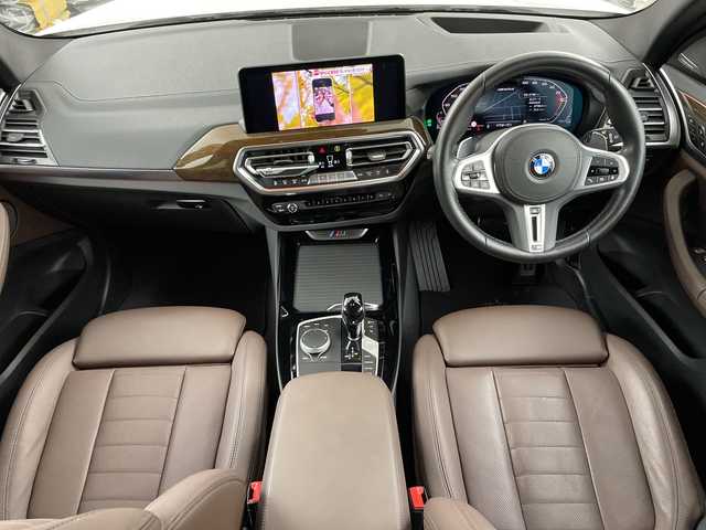 ＢＭＷ ＢＭＷ Ｘ３ M40d 道央・札幌 2023(令5)年 2.8万km アルピンホワイトⅢ ・４ＷＤ/ディーゼルターボ/・電動パノラマガラスサンルーフ/・衝突回避・被害軽減ブレーキ/・M Performance専用スポーツサスペンション/・12.3インチデジタルメーターパネル/・10.25インチワイドディスプレイ/・ハーマンカードンサウンドシステム/・サラウンドビューカメラ（360°カメラ）/・アクティブクルーズコントロール/・レザーシート前席パワーシート＋メモリー機能/・シートヒーター全席/全席ベンチレーション/・ブラインドスポット（後側方車両警告）/・パワーテールゲート/・アダプティブLEDヘッドライト/・Mスポーツブレーキ（青キャリパー）/・Mエアロダイナミクスパッケージ/・純正ドライブレコーダー前後/・ビルトインＥＴＣ