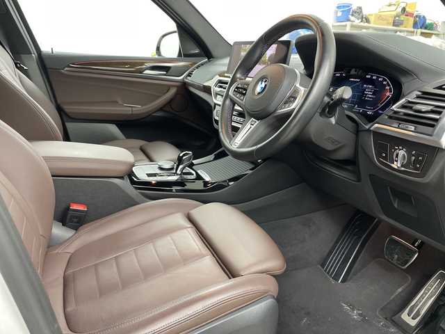 ＢＭＷ ＢＭＷ Ｘ３ M40d 道央・札幌 2023(令5)年 2.8万km アルピンホワイトⅢ ・４ＷＤ/ディーゼルターボ/・電動パノラマガラスサンルーフ/・衝突回避・被害軽減ブレーキ/・M Performance専用スポーツサスペンション/・12.3インチデジタルメーターパネル/・10.25インチワイドディスプレイ/・ハーマンカードンサウンドシステム/・サラウンドビューカメラ（360°カメラ）/・アクティブクルーズコントロール/・レザーシート前席パワーシート＋メモリー機能/・シートヒーター全席/全席ベンチレーション/・ブラインドスポット（後側方車両警告）/・パワーテールゲート/・アダプティブLEDヘッドライト/・Mスポーツブレーキ（青キャリパー）/・Mエアロダイナミクスパッケージ/・純正ドライブレコーダー前後/・ビルトインＥＴＣ