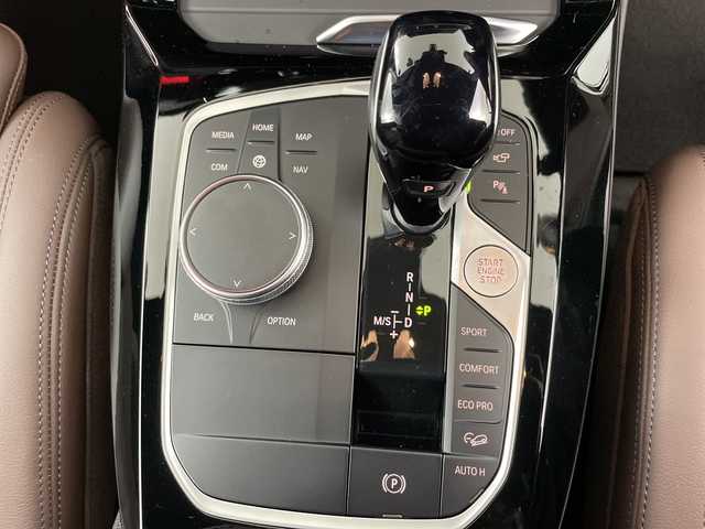 ＢＭＷ ＢＭＷ Ｘ３ M40d 道央・札幌 2023(令5)年 2.8万km アルピンホワイトⅢ ・４ＷＤ/ディーゼルターボ/・電動パノラマガラスサンルーフ/・衝突回避・被害軽減ブレーキ/・M Performance専用スポーツサスペンション/・12.3インチデジタルメーターパネル/・10.25インチワイドディスプレイ/・ハーマンカードンサウンドシステム/・サラウンドビューカメラ（360°カメラ）/・アクティブクルーズコントロール/・レザーシート前席パワーシート＋メモリー機能/・シートヒーター全席/全席ベンチレーション/・ブラインドスポット（後側方車両警告）/・パワーテールゲート/・アダプティブLEDヘッドライト/・Mスポーツブレーキ（青キャリパー）/・Mエアロダイナミクスパッケージ/・純正ドライブレコーダー前後/・ビルトインＥＴＣ