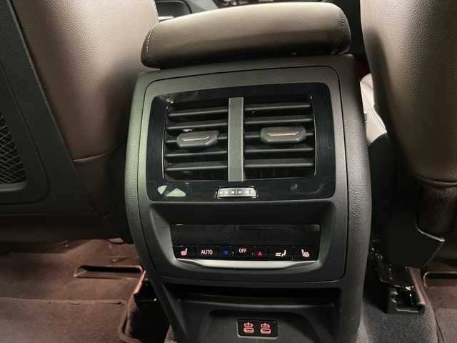 ＢＭＷ ＢＭＷ Ｘ３ M40d 道央・札幌 2023(令5)年 2.8万km アルピンホワイトⅢ ・４ＷＤ/ディーゼルターボ/・電動パノラマガラスサンルーフ/・衝突回避・被害軽減ブレーキ/・M Performance専用スポーツサスペンション/・12.3インチデジタルメーターパネル/・10.25インチワイドディスプレイ/・ハーマンカードンサウンドシステム/・サラウンドビューカメラ（360°カメラ）/・アクティブクルーズコントロール/・レザーシート前席パワーシート＋メモリー機能/・シートヒーター全席/全席ベンチレーション/・ブラインドスポット（後側方車両警告）/・パワーテールゲート/・アダプティブLEDヘッドライト/・Mスポーツブレーキ（青キャリパー）/・Mエアロダイナミクスパッケージ/・純正ドライブレコーダー前後/・ビルトインＥＴＣ