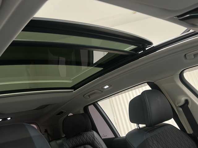 ＢＭＷ Ｘ７ xDrive35d デザインピュアエクセレンス 新潟県 2019(令1)年 4.9万km アルピンホワイトⅢ 電動パノラマ・ガラス・サンルーフ/harman/kardonサラウンド・サウンド・システム/BMWヘッドアップ・ディスプレイ/DSC／ダイナミック・スタビリティ・コントロール/HDC／ヒル・ディセント・コントロール/アダプティブ・ヘッドライト/ハイビーム・アシスタント/パーキング・アシスト・プラス/・PDC／パーク・ディスタンス・コントロール/・パーキング・アシスト（並列・縦列）/・サイド・ビュー・カメラ/ドライビング・アシスト・プロフェッショナル：/・ACC／アクティブ・クルーズ・コントロール/・ステアリング&レーン・コントロール・アシスト/・レーン・ディパーチャー・ウォーニング（車線逸脱警告システム）/・レーン・チェンジ・ウォーニング/オートマチック・テールゲート/純正HDDナビゲーション/・Bluetooth/TV/FM/AM/電動フロント・シート（運転席メモリー機能付）/・シート・ヒーティング（フロント&リヤ）/・ランバー・サポート（運転席&助手席）/・フロント・アクティブ・ベンチレーション・シート/・マッサージ機能（運転席&助手席）/純正ドライブレコーダー/ETC