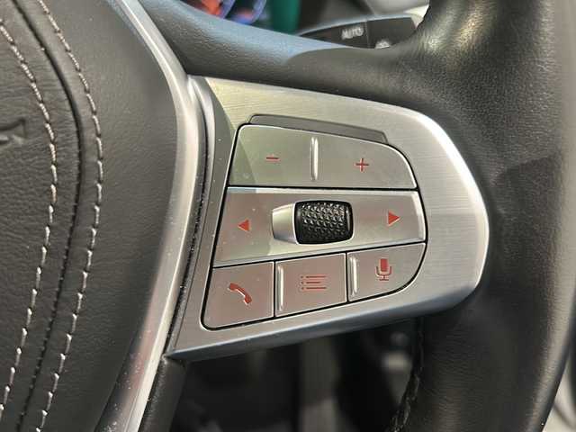 ＢＭＷ Ｘ７ xDrive35d デザインピュアエクセレンス 新潟県 2019(令1)年 4.9万km アルピンホワイトⅢ 電動パノラマ・ガラス・サンルーフ/harman/kardonサラウンド・サウンド・システム/BMWヘッドアップ・ディスプレイ/DSC／ダイナミック・スタビリティ・コントロール/HDC／ヒル・ディセント・コントロール/アダプティブ・ヘッドライト/ハイビーム・アシスタント/パーキング・アシスト・プラス/・PDC／パーク・ディスタンス・コントロール/・パーキング・アシスト（並列・縦列）/・サイド・ビュー・カメラ/ドライビング・アシスト・プロフェッショナル：/・ACC／アクティブ・クルーズ・コントロール/・ステアリング&レーン・コントロール・アシスト/・レーン・ディパーチャー・ウォーニング（車線逸脱警告システム）/・レーン・チェンジ・ウォーニング/オートマチック・テールゲート/純正HDDナビゲーション/・Bluetooth/TV/FM/AM/電動フロント・シート（運転席メモリー機能付）/・シート・ヒーティング（フロント&リヤ）/・ランバー・サポート（運転席&助手席）/・フロント・アクティブ・ベンチレーション・シート/・マッサージ機能（運転席&助手席）/純正ドライブレコーダー/ETC