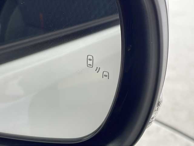 スズキ ソリオ バンディット HV MV 愛知県 2025(令7)年 1.2万km ピュアホワイトパール/ガンメタリック2トーン 禁煙車/純正ナビ(AM/FM/CD/DVD/BT/USB/HDMI/フルセグ/カープレイ/ドロオート)/全方位カメラ/ETC/ドライブレコーダー前後/全席シートヒーター/純正15インチアルミホイール/デュアルブレーキサポートII/前後方誤発進抑制/前後方低速時ブレーキサポート/フロントリヤパーキングセンサー/レーンキープアシスト/ふらつき警報/クルーズコントロール/LEDヘッドライト/オートライト/フォグランプ/両側パワースライドドア/アイドリングストップ/後席サンシェード/電動格納ミラー/革巻きステアリング/純正フロアマット/イモビライザー