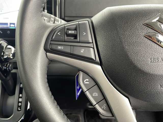 スズキ ソリオ バンディット HV MV 愛知県 2025(令7)年 1.2万km ピュアホワイトパール/ガンメタリック2トーン 禁煙車/純正ナビ(AM/FM/CD/DVD/BT/USB/HDMI/フルセグ/カープレイ/ドロオート)/全方位カメラ/ETC/ドライブレコーダー前後/全席シートヒーター/純正15インチアルミホイール/デュアルブレーキサポートII/前後方誤発進抑制/前後方低速時ブレーキサポート/フロントリヤパーキングセンサー/レーンキープアシスト/ふらつき警報/クルーズコントロール/LEDヘッドライト/オートライト/フォグランプ/両側パワースライドドア/アイドリングストップ/後席サンシェード/電動格納ミラー/革巻きステアリング/純正フロアマット/イモビライザー