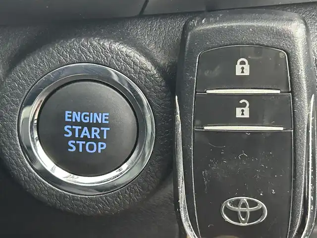 トヨタ ハイラックス Z 熊本県 2021(令3)年 3.5万km アティチュードブラックマイカ ワンオーナー　/ＧＲスポーツバー　/ＢＦグッドリッチタイヤ　/社外ディスプレイオーディオFH-８５００DVS（CD・DVD）　/クラッツィオシートカバー　/社外前方ドライブレコーダー　/レーダークルーズコントロール　/前後クリアランスソナー/衝突軽減ブレーキ/横滑り防止/ダウンヒルアシスト/先行車発進お知らせ機能/車線逸脱警報/社外フロアマット/社外１７インチAW/オートライト/LEDヘッドライト/フォグランプ/スマートキー/プッシュスタート/保証書/取扱説明書