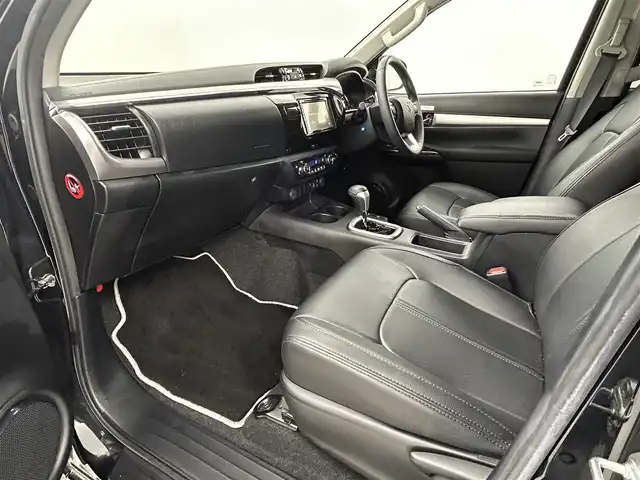 トヨタ ハイラックス Z 熊本県 2021(令3)年 3.5万km アティチュードブラックマイカ ワンオーナー　/ＧＲスポーツバー　/ＢＦグッドリッチタイヤ　/社外ディスプレイオーディオFH-８５００DVS（CD・DVD）　/クラッツィオシートカバー　/社外前方ドライブレコーダー　/レーダークルーズコントロール　/前後クリアランスソナー/衝突軽減ブレーキ/横滑り防止/ダウンヒルアシスト/先行車発進お知らせ機能/車線逸脱警報/社外フロアマット/社外１７インチAW/オートライト/LEDヘッドライト/フォグランプ/スマートキー/プッシュスタート/保証書/取扱説明書