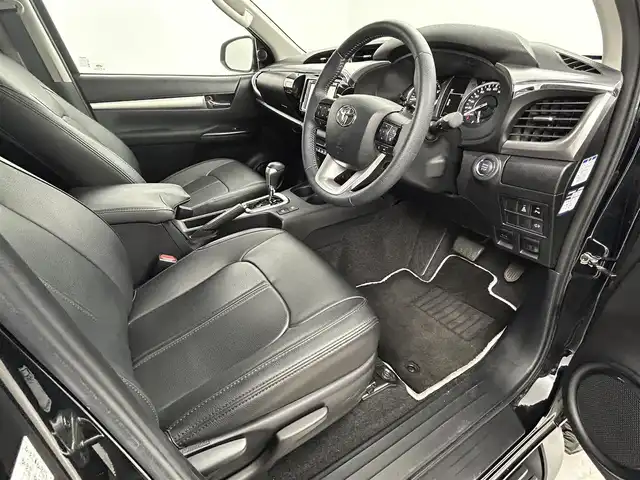 トヨタ ハイラックス Z 熊本県 2021(令3)年 3.5万km アティチュードブラックマイカ ワンオーナー　/ＧＲスポーツバー　/ＢＦグッドリッチタイヤ　/社外ディスプレイオーディオFH-８５００DVS（CD・DVD）　/クラッツィオシートカバー　/社外前方ドライブレコーダー　/レーダークルーズコントロール　/前後クリアランスソナー/衝突軽減ブレーキ/横滑り防止/ダウンヒルアシスト/先行車発進お知らせ機能/車線逸脱警報/社外フロアマット/社外１７インチAW/オートライト/LEDヘッドライト/フォグランプ/スマートキー/プッシュスタート/保証書/取扱説明書