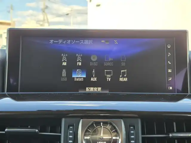 レクサス ＬＸ 570 鹿児島県 2016(平28)年 8万km ホワイトパールクリスタルシャイン マークレビンソン　/モデリスタエアロ（リア／フロント）　/純正アルミホイール（２１インチ）　/リアエンターテイメントシステム　/レクサスセーフティシステムプラス　/クールボックス　/ブラインドスポットモニター/前後コーナーセンサー/ムーンルーフ/ルーフレール/パワーバックドア/シートヒーター/ベンチレーション/ステアリングヒーター/パーキングアシスト/パノラミックビューモニター/レーダークルーズコントロール/ビルトインETC2.0/電動格納サードシート/フルセグテレビ/後席モニター/純正SDナビ/Bluetoothオーディオ/横滑り防止装置/レーンキープアシスト/カーテンエアバッグ/LEDヘッドライト/プッシュスタート/スマートキー/エアバッグ(W+サイド)