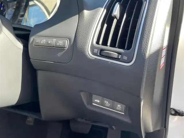 日産 スカイライン ハイブリッド 350GT Type P 大分県 2014(平26)年 6.9万km クリスタルホワイトパール ブラックレザーシート/メーカーメモリナビ 【フルセグ/DVD/BTオーディオ】/全方位カメラ/純正17インチアルミホイール/レーダークルーズコントロール/ドライブレコーダー/前後クリアランスソナー/前席パワーシート/ビルトインETC/LEDヘッドライト/LEDフォグランプ/オートライト/レザーステアリング/電動チルトステアリング/ステアリングリモコン/前席シートヒーター/横滑り防止装置/ウインカーミラー/ドアバイザー/フロアマット/電動格納ミラー/サイド＆Wエアバッグ/ABS/スマートキー×2/オールオートパワーウィンドウ/ナビ取説