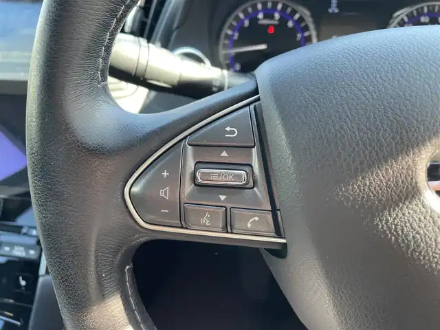 日産 スカイライン ハイブリッド 350GT Type P 大分県 2014(平26)年 6.9万km クリスタルホワイトパール ブラックレザーシート/メーカーメモリナビ 【フルセグ/DVD/BTオーディオ】/全方位カメラ/純正17インチアルミホイール/レーダークルーズコントロール/ドライブレコーダー/前後クリアランスソナー/前席パワーシート/ビルトインETC/LEDヘッドライト/LEDフォグランプ/オートライト/レザーステアリング/電動チルトステアリング/ステアリングリモコン/前席シートヒーター/横滑り防止装置/ウインカーミラー/ドアバイザー/フロアマット/電動格納ミラー/サイド＆Wエアバッグ/ABS/スマートキー×2/オールオートパワーウィンドウ/ナビ取説