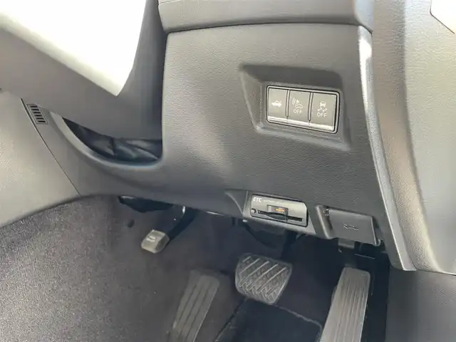 日産 スカイライン ハイブリッド 350GT Type P 大分県 2014(平26)年 6.9万km クリスタルホワイトパール ブラックレザーシート/メーカーメモリナビ 【フルセグ/DVD/BTオーディオ】/全方位カメラ/純正17インチアルミホイール/レーダークルーズコントロール/ドライブレコーダー/前後クリアランスソナー/前席パワーシート/ビルトインETC/LEDヘッドライト/LEDフォグランプ/オートライト/レザーステアリング/電動チルトステアリング/ステアリングリモコン/前席シートヒーター/横滑り防止装置/ウインカーミラー/ドアバイザー/フロアマット/電動格納ミラー/サイド＆Wエアバッグ/ABS/スマートキー×2/オールオートパワーウィンドウ/ナビ取説