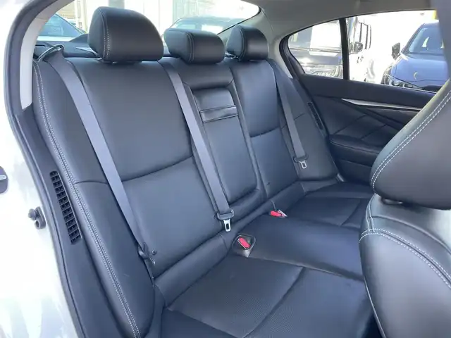 日産 スカイライン ハイブリッド 350GT Type P 大分県 2014(平26)年 6.9万km クリスタルホワイトパール ブラックレザーシート/メーカーメモリナビ 【フルセグ/DVD/BTオーディオ】/全方位カメラ/純正17インチアルミホイール/レーダークルーズコントロール/ドライブレコーダー/前後クリアランスソナー/前席パワーシート/ビルトインETC/LEDヘッドライト/LEDフォグランプ/オートライト/レザーステアリング/電動チルトステアリング/ステアリングリモコン/前席シートヒーター/横滑り防止装置/ウインカーミラー/ドアバイザー/フロアマット/電動格納ミラー/サイド＆Wエアバッグ/ABS/スマートキー×2/オールオートパワーウィンドウ/ナビ取説