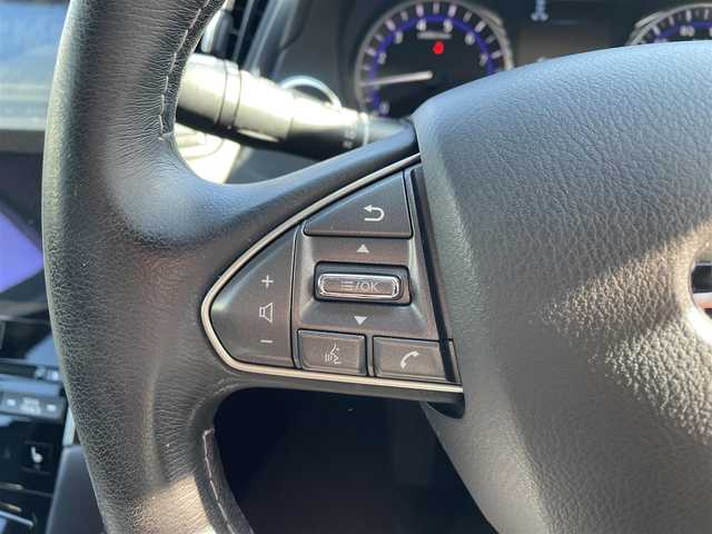 日産 スカイライン ハイブリッド 350GT Type P 大分県 2014(平26)年 6.9万km クリスタルホワイトパール ブラックレザーシート/メーカーメモリナビ 【フルセグ/DVD/BTオーディオ】/全方位カメラ/純正17インチアルミホイール/レーダークルーズコントロール/ドライブレコーダー/前後クリアランスソナー/前席パワーシート/ビルトインETC/LEDヘッドライト/LEDフォグランプ/オートライト/レザーステアリング/電動チルトステアリング/ステアリングリモコン/前席シートヒーター/横滑り防止装置/ウインカーミラー/ドアバイザー/フロアマット/電動格納ミラー/サイド＆Wエアバッグ/ABS/スマートキー×2/オールオートパワーウィンドウ/ナビ取説