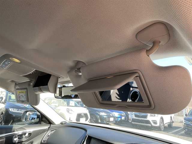 日産 スカイライン ハイブリッド 350GT Type P 大分県 2014(平26)年 6.9万km クリスタルホワイトパール ブラックレザーシート/メーカーメモリナビ 【フルセグ/DVD/BTオーディオ】/全方位カメラ/純正17インチアルミホイール/レーダークルーズコントロール/ドライブレコーダー/前後クリアランスソナー/前席パワーシート/ビルトインETC/LEDヘッドライト/LEDフォグランプ/オートライト/レザーステアリング/電動チルトステアリング/ステアリングリモコン/前席シートヒーター/横滑り防止装置/ウインカーミラー/ドアバイザー/フロアマット/電動格納ミラー/サイド＆Wエアバッグ/ABS/スマートキー×2/オールオートパワーウィンドウ/ナビ取説