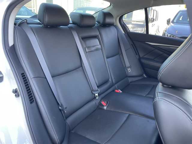 日産 スカイライン ハイブリッド 350GT Type P 大分県 2014(平26)年 6.9万km クリスタルホワイトパール ブラックレザーシート/メーカーメモリナビ 【フルセグ/DVD/BTオーディオ】/全方位カメラ/純正17インチアルミホイール/レーダークルーズコントロール/ドライブレコーダー/前後クリアランスソナー/前席パワーシート/ビルトインETC/LEDヘッドライト/LEDフォグランプ/オートライト/レザーステアリング/電動チルトステアリング/ステアリングリモコン/前席シートヒーター/横滑り防止装置/ウインカーミラー/ドアバイザー/フロアマット/電動格納ミラー/サイド＆Wエアバッグ/ABS/スマートキー×2/オールオートパワーウィンドウ/ナビ取説