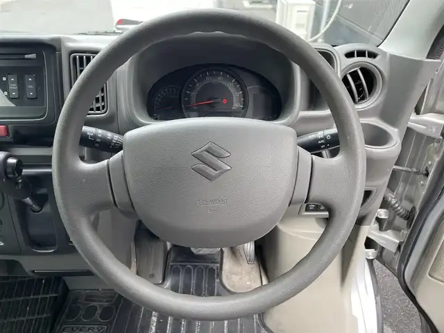 スズキ エブリイ JOIN 滋賀県 2020(令2)年 6.4万km シルキーシルバーメタリック 純正オーディオ/CD/AUX/ヒルホールドコントロール/セーフティサポート/・デュアルカメラブレーキサポート/・誤発進抑制機能/・車線逸脱警報機能/・ふらつき警報機能/・先行車発進お知らせ機能/・後退時ブレーキサポート/・エマージェンシーストップシグナル/・ハイビームアシスト/・パーキングセンサー（リア）/・ESP/オートライト/ドライブレコーダー