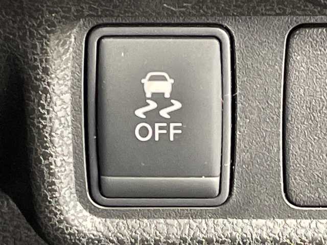 日産 ノート XVセレ +セーフ 群馬県 2014(平26)年 3.9万km インペリアルアンバーP 純正ＣＤデッキ　エマージェンシーブレーキ　ドライブレコーダー　衝突軽減ブレーキ　アイドリングストップ　横滑り防止装置　ＬＥＤヘッドライト　オートライト　スマートキー　プッシュスタート　禁煙車