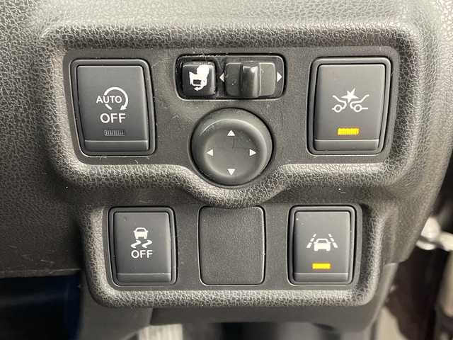 日産 ノート XVセレ +セーフ 群馬県 2014(平26)年 3.9万km インペリアルアンバーP 純正ＣＤデッキ　エマージェンシーブレーキ　ドライブレコーダー　衝突軽減ブレーキ　アイドリングストップ　横滑り防止装置　ＬＥＤヘッドライト　オートライト　スマートキー　プッシュスタート　禁煙車