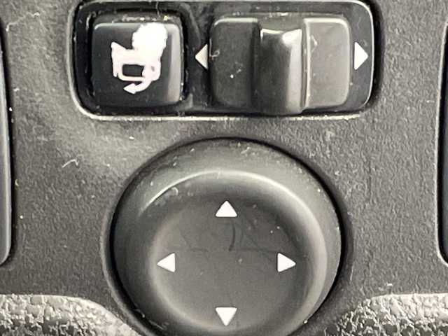 日産 ノート XVセレ +セーフ 群馬県 2014(平26)年 3.9万km インペリアルアンバーP 純正ＣＤデッキ　エマージェンシーブレーキ　ドライブレコーダー　衝突軽減ブレーキ　アイドリングストップ　横滑り防止装置　ＬＥＤヘッドライト　オートライト　スマートキー　プッシュスタート　禁煙車