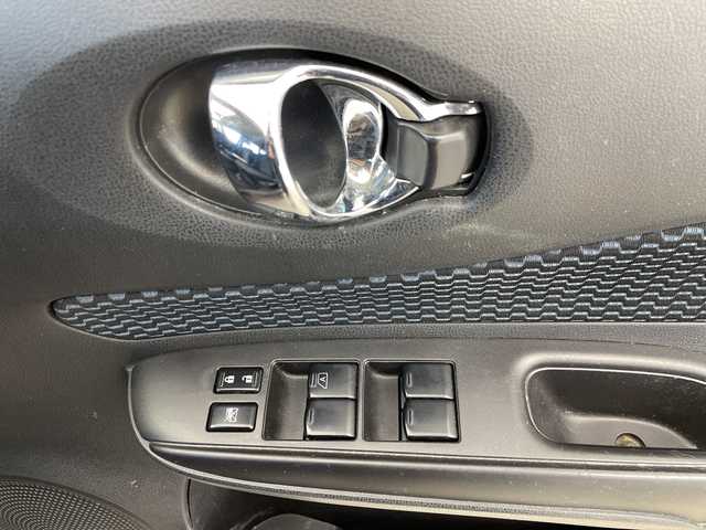 日産 ノート XVセレ +セーフ 群馬県 2014(平26)年 3.9万km インペリアルアンバーP 純正ＣＤデッキ　エマージェンシーブレーキ　ドライブレコーダー　衝突軽減ブレーキ　アイドリングストップ　横滑り防止装置　ＬＥＤヘッドライト　オートライト　スマートキー　プッシュスタート　禁煙車