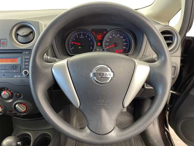 日産 ノート XVセレ +セーフ 群馬県 2014(平26)年 3.9万km インペリアルアンバーP 純正ＣＤデッキ　エマージェンシーブレーキ　ドライブレコーダー　衝突軽減ブレーキ　アイドリングストップ　横滑り防止装置　ＬＥＤヘッドライト　オートライト　スマートキー　プッシュスタート　禁煙車