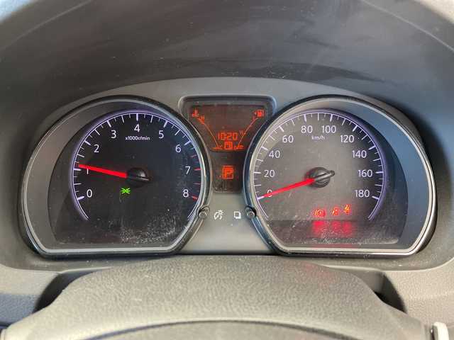 日産 ノート XVセレ +セーフ 群馬県 2014(平26)年 3.9万km インペリアルアンバーP 純正ＣＤデッキ　エマージェンシーブレーキ　ドライブレコーダー　衝突軽減ブレーキ　アイドリングストップ　横滑り防止装置　ＬＥＤヘッドライト　オートライト　スマートキー　プッシュスタート　禁煙車