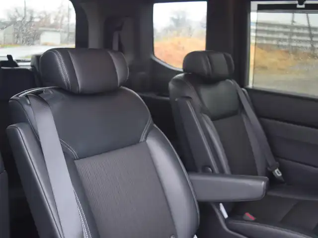 ホンダ ステップワゴン スパーダ 兵庫県 2024(令6)年 1.6万km 黒 ワンオーナー/純正ナビ/全方位カメラ/フルセグTV/ETC/ドライブレコーダー前後/両側パワースライドドア/パワーバックドア/ハーフレザーシート/シートヒーター/LEDヘッドライト/純正アルミホイール/ホンダセンシング/スマートキー/プッシュスタート/コーナーセンサー