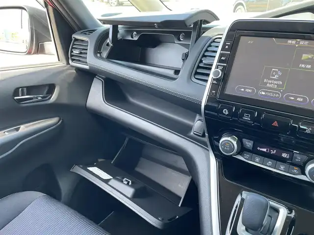 日産 セレナ e－パワー ハイウェイスター V 佐賀県 2018(平30)年 3.9万km マルーンレッド 2トーン 純正9型メモリナビゲーション【MM517D-L】/・BT CD DVD SD AM FM フルセグTV/アラウンドビューモニター/ドライブレコーダー/ビルトインETC/両側パワースライドドア/革巻きステアリング/ステアリングリモコン/LEDヘッドライト/オートハイビーム/スマートキー/純正15インチアルミホイール/純正フロアマット/純正ドアバイザー/スペアキー×1本/運転支援システム/・エマージェンシーブレーキ/・車線逸脱警報/・クリアランスソナー/・パーキングアシスト/・クルーズコントロール/・標識表示
