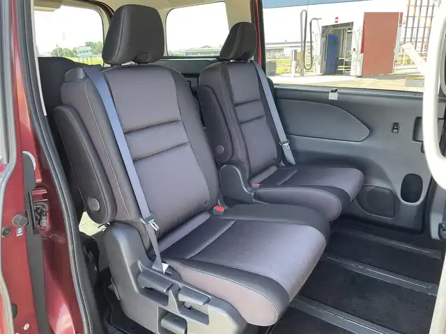 日産 セレナ e－パワー ハイウェイスター V 佐賀県 2018(平30)年 3.9万km マルーンレッド 2トーン 純正9型メモリナビゲーション【MM517D-L】/・BT CD DVD SD AM FM フルセグTV/アラウンドビューモニター/ドライブレコーダー/ビルトインETC/両側パワースライドドア/革巻きステアリング/ステアリングリモコン/LEDヘッドライト/オートハイビーム/スマートキー/純正15インチアルミホイール/純正フロアマット/純正ドアバイザー/スペアキー×1本/運転支援システム/・エマージェンシーブレーキ/・車線逸脱警報/・クリアランスソナー/・パーキングアシスト/・クルーズコントロール/・標識表示