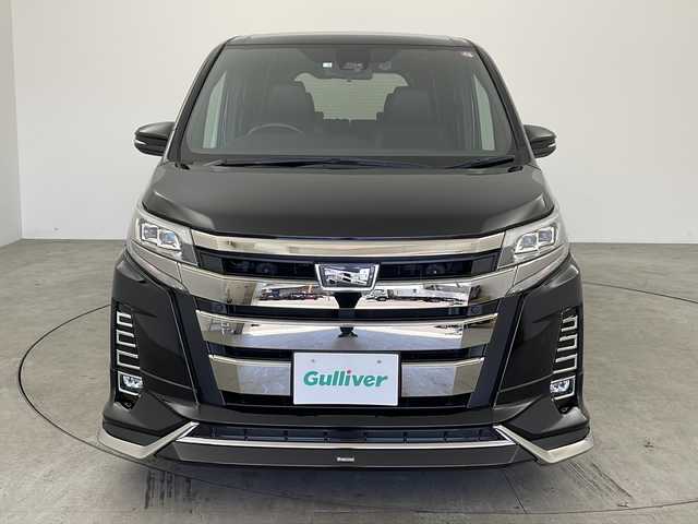 トヨタ ノア Si ダブルバイビーⅡ 兵庫県 2020(令2)年 4.9万km ブラック 純正９インチナビ　/純正後席モニター　/モデリスタエアロ　/レーダークルーズコントロール　/ビルドインＥＴＣ　/ハーフレザーシート　/両側パワースライドドア　/バックカメラ　/フルセグＴＶ　/純正アルミホイール　/ＬＥＤ