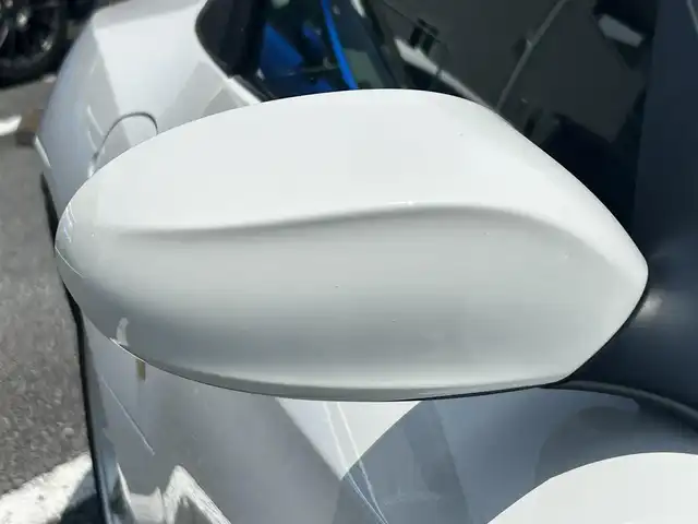 ＢＭＷ Ｚ４ ロードスター 2．5i 静岡県 2006(平18)年 6.8万km パール ユーザー買取車両/社外HDDナビ（CN-HDS960D）/　【CD/DVD/ワンセグTV）/オープンカー/MTモード付AT/ETC