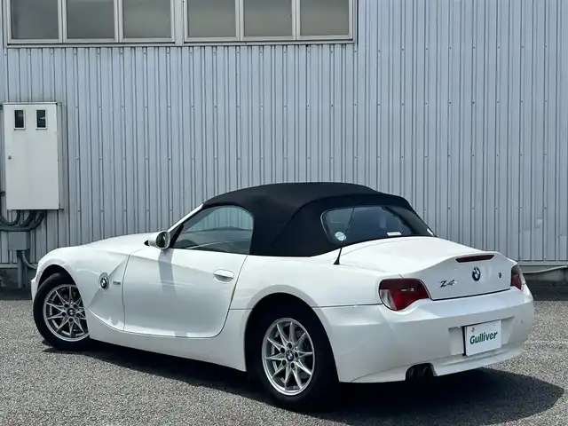 ＢＭＷ Ｚ４ ロードスター 2．5i 静岡県 2006(平18)年 6.8万km パール ユーザー買取車両/社外HDDナビ（CN-HDS960D）/　【CD/DVD/ワンセグTV）/オープンカー/MTモード付AT/ETC