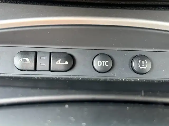 ＢＭＷ Ｚ４ ロードスター 2．5i 静岡県 2006(平18)年 6.8万km パール ユーザー買取車両/社外HDDナビ（CN-HDS960D）/　【CD/DVD/ワンセグTV）/オープンカー/MTモード付AT/ETC