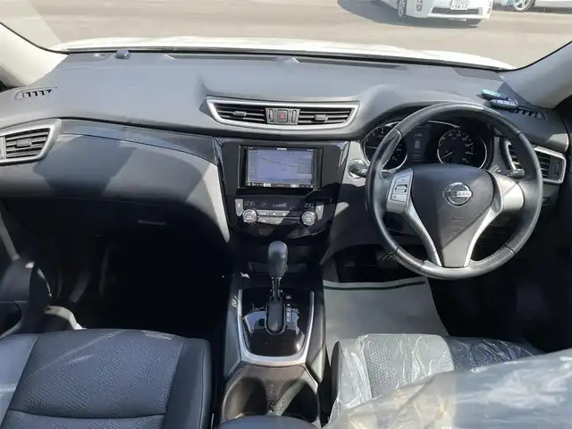 日産 エクストレイル 20X エマージェンシーブレーキ 石川県 2015(平27)年 9.2万km パール 4WD/エマージェンシーブレーキ/社外7型ナビ/フルセグTV/バックカメラ/LEDヘッドライト/ETC/オートライト/純正アルミホイール/レーンキープ/専用合皮シート/シートヒーター/電動ミラー/インテリキー/プッシュスタート